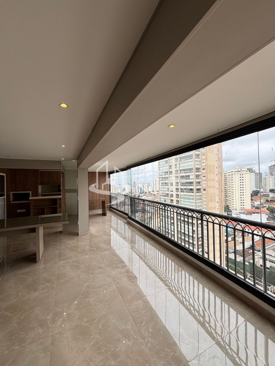 Apartamento à venda com 3 quartos, 156m² - Foto 1