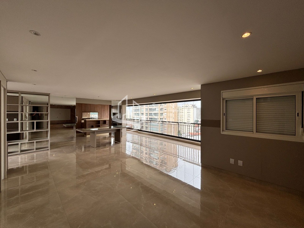 Apartamento à venda com 3 quartos, 156m² - Foto 7