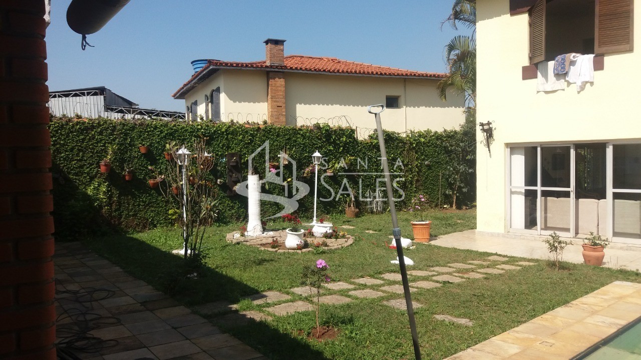 Sobrado à venda com 4 quartos, 258m² - Foto 1