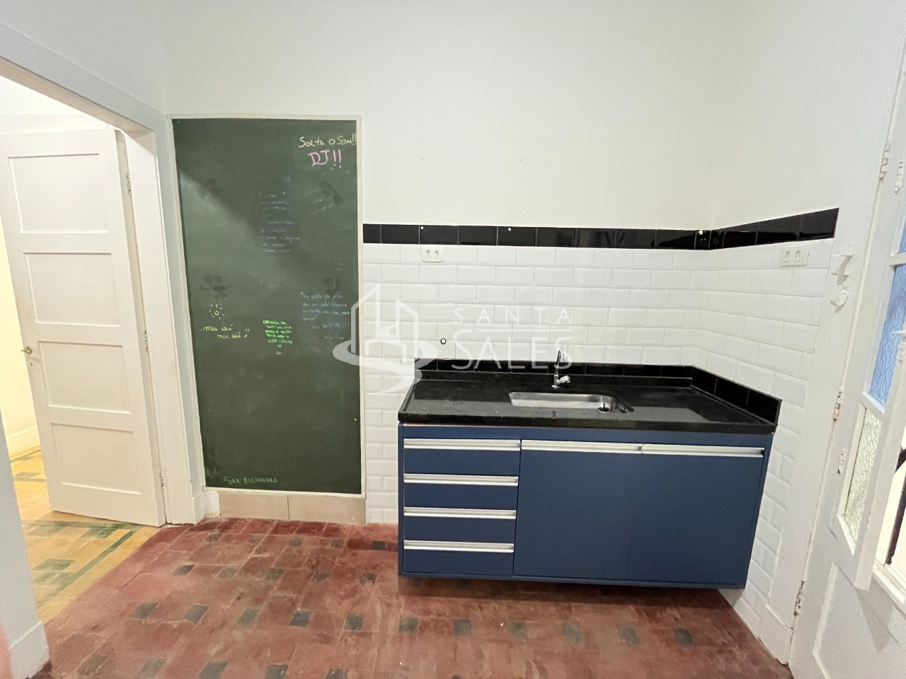 Prédio Inteiro para alugar com 2 quartos, 74m² - Foto 13