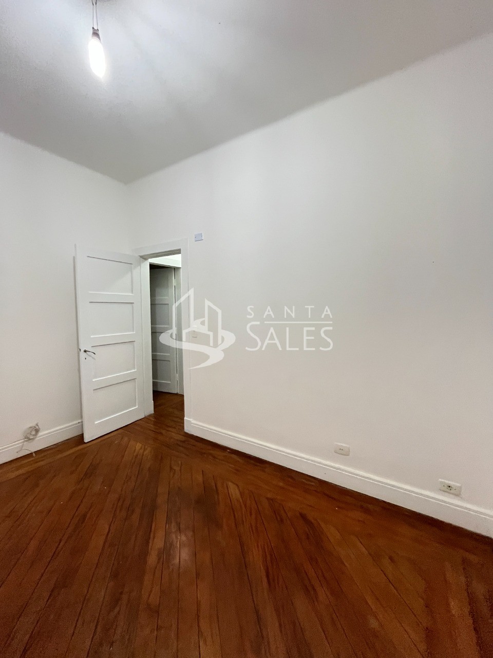Prédio Inteiro para alugar com 2 quartos, 74m² - Foto 1
