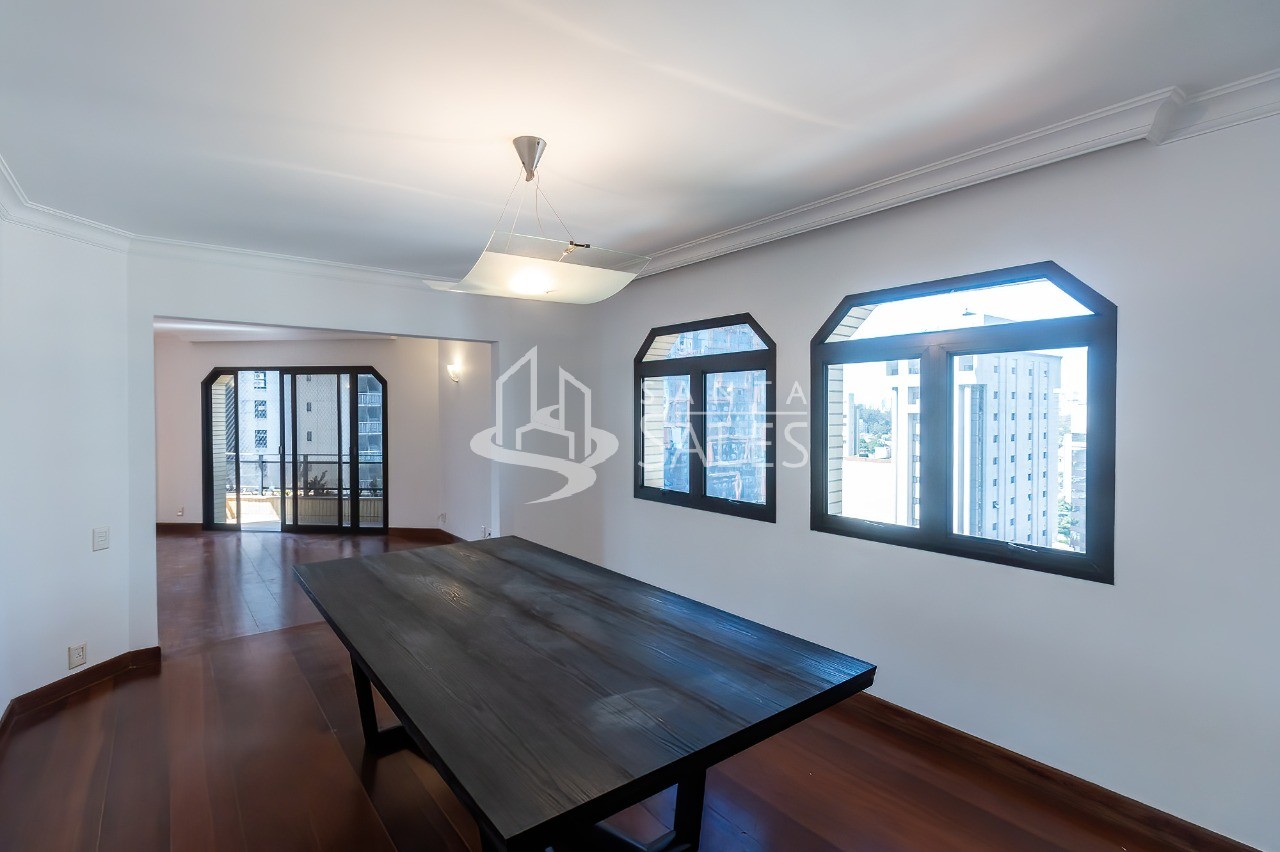 Apartamento para alugar com 3 quartos, 240m² - Foto 9