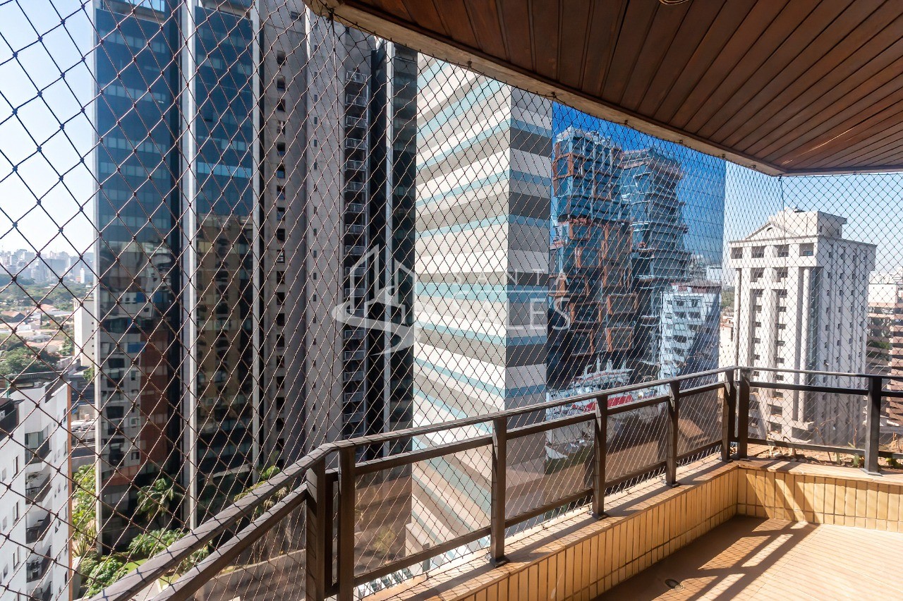 Apartamento para alugar com 3 quartos, 240m² - Foto 2