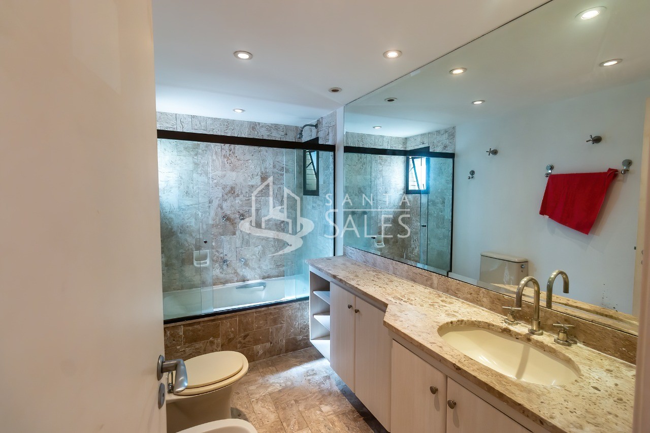 Apartamento para alugar com 3 quartos, 240m² - Foto 10