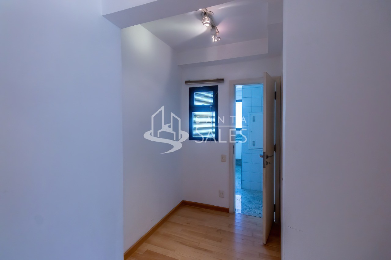 Apartamento para alugar com 3 quartos, 240m² - Foto 13