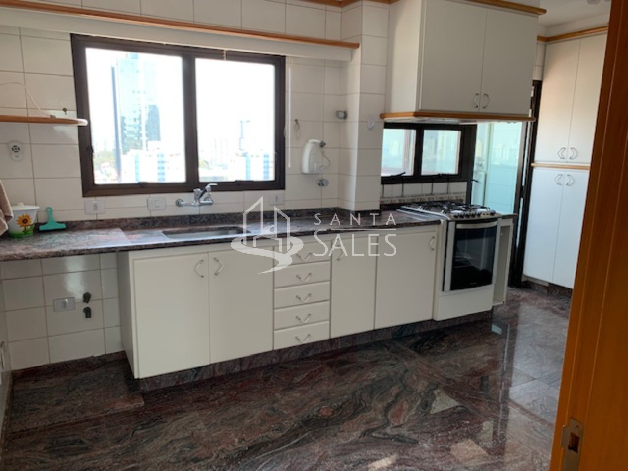Cobertura à venda com 4 quartos, 250m² - Foto 13