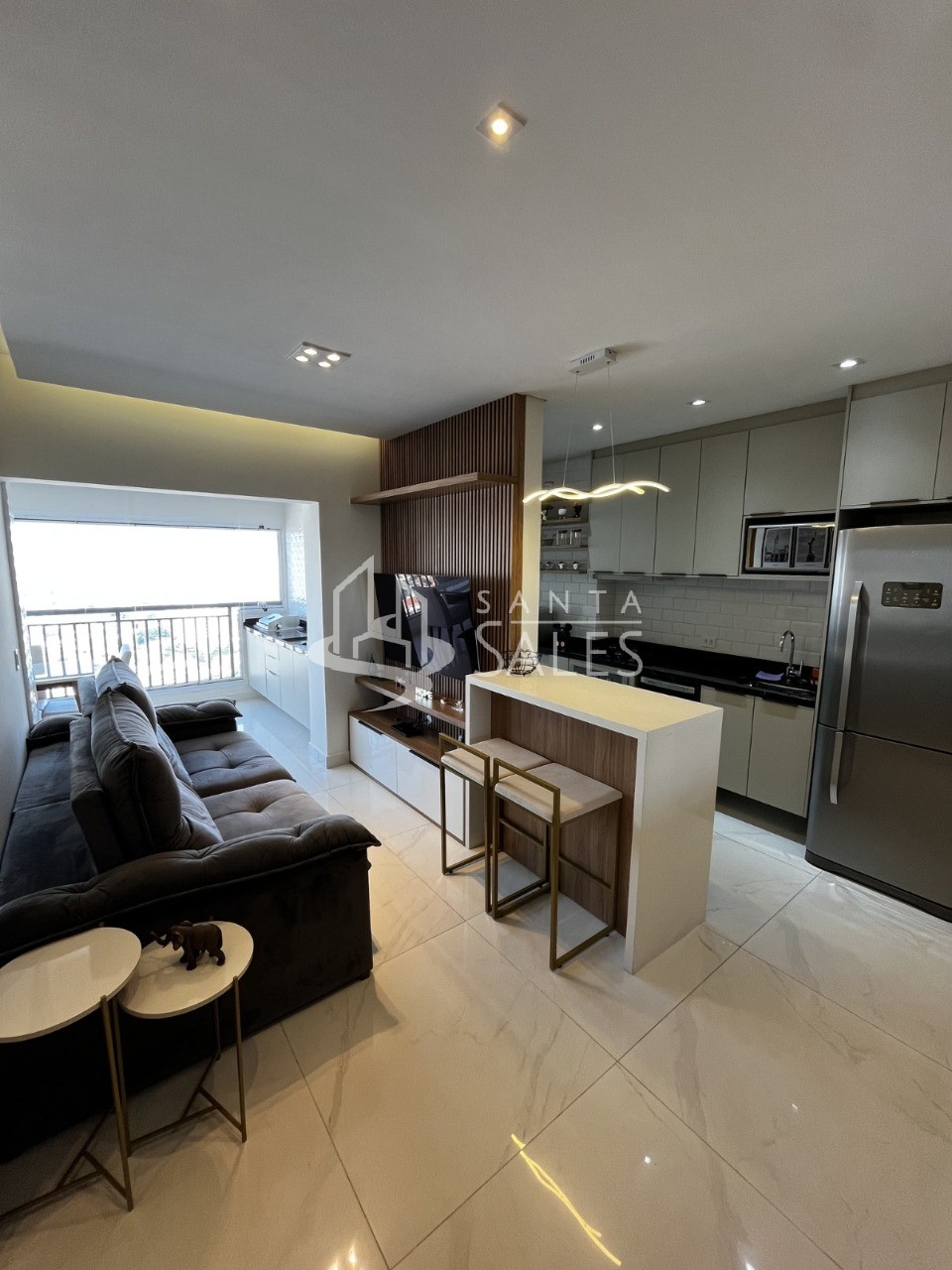 Apartamento à venda com 2 quartos, 75m² - Foto 2