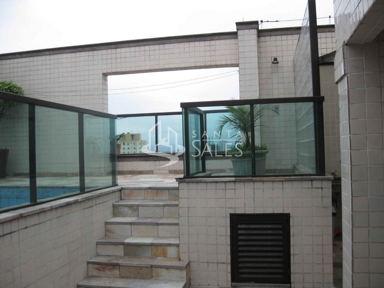 Cobertura à venda com 4 quartos, 250m² - Foto 2