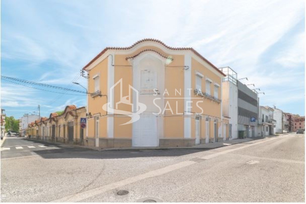 Sobrado, 5 quartos, 366 m² - Foto 1