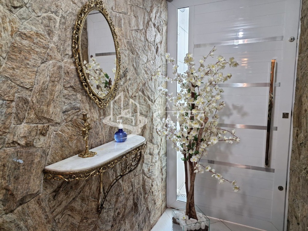 Casa, 3 quartos, 280 m² - Foto 1