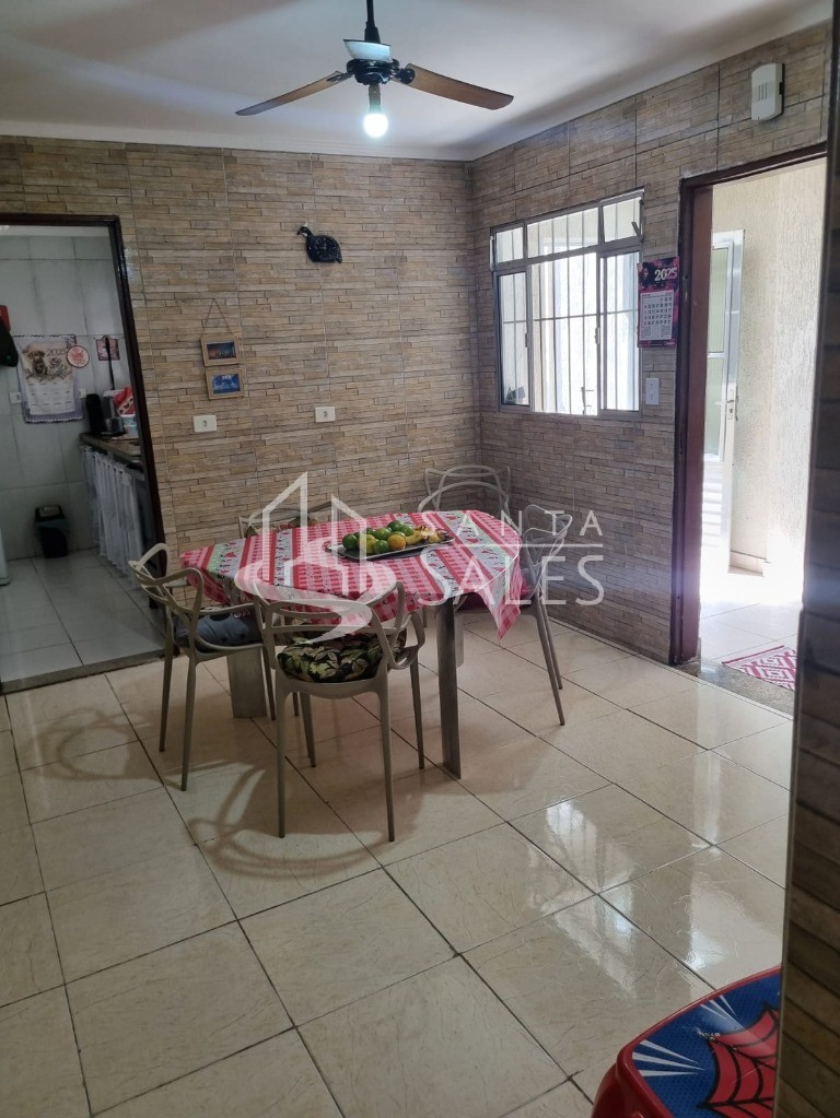 Casa, 3 quartos, 228 m² - Foto 2