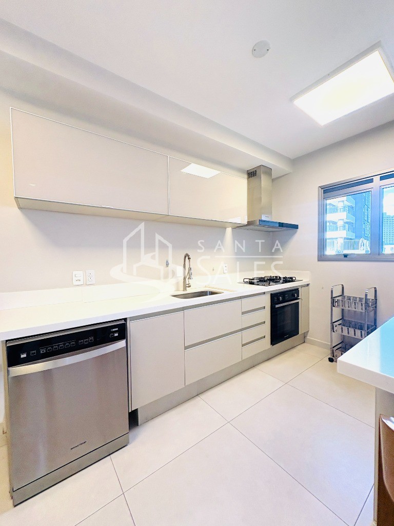 Apartamento para alugar com 3 quartos, 150m² - Foto 9