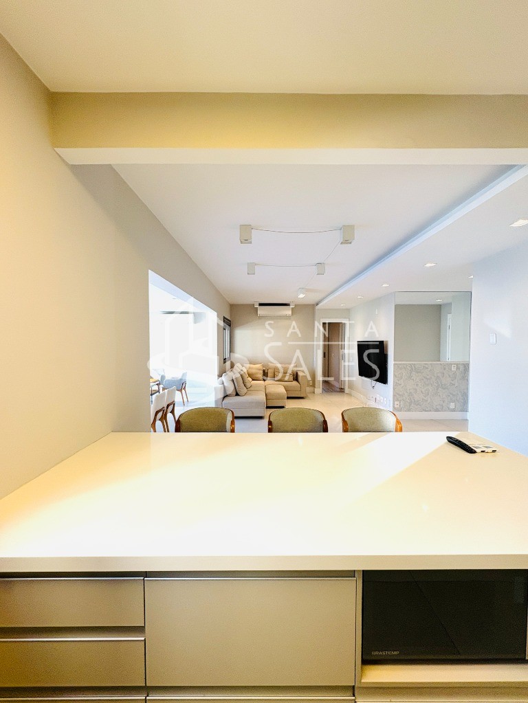 Apartamento para alugar com 3 quartos, 150m² - Foto 13