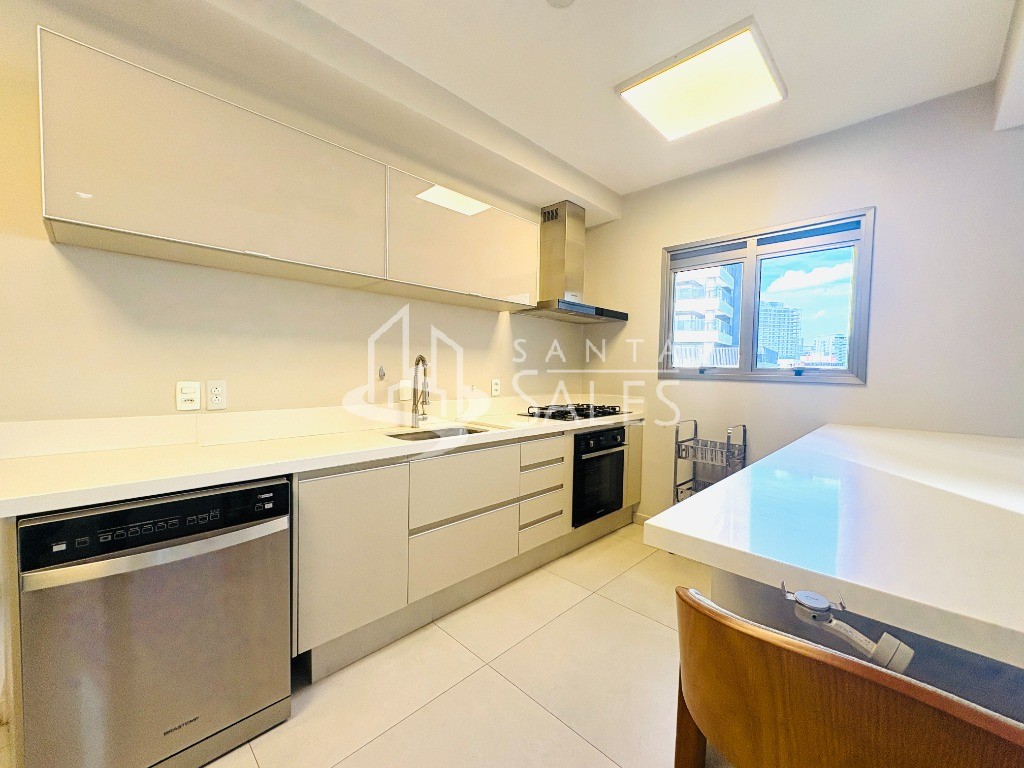 Apartamento para alugar com 3 quartos, 150m² - Foto 8