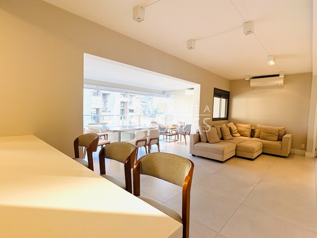 Apartamento para alugar com 3 quartos, 150m² - Foto 14