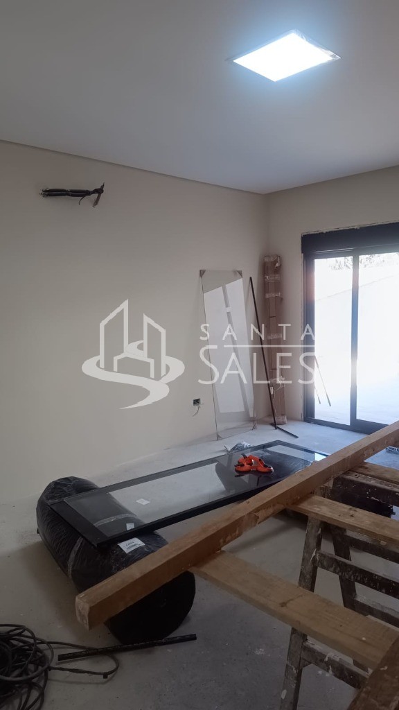 Sobrado à venda com 4 quartos, 250m² - Foto 1