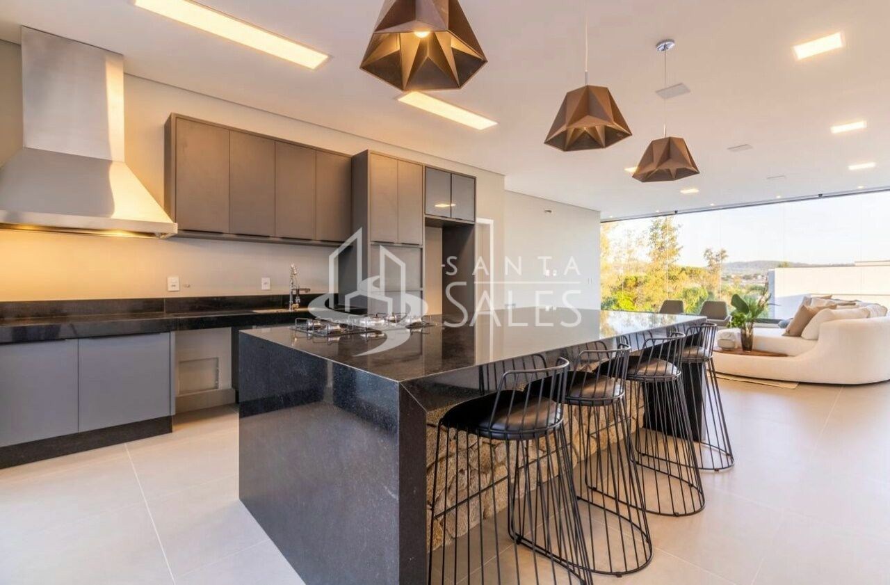 Casa à venda com 4 quartos, 430m² - Foto 1