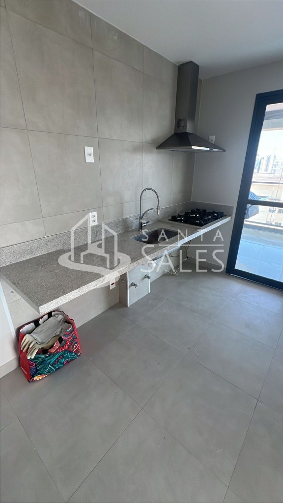 Apartamento para alugar com 3 quartos, 168m² - Foto 1