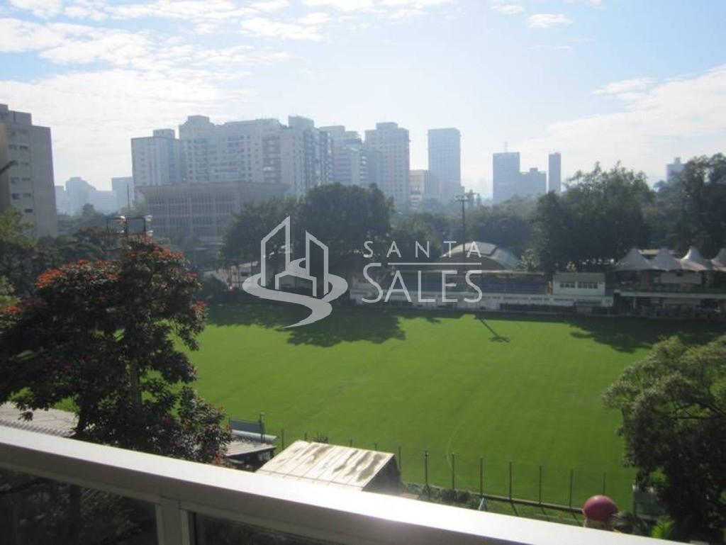 Apartamento para alugar com 4 quartos, 226m² - Foto 2