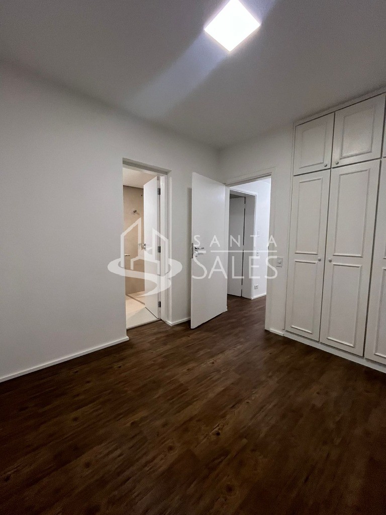 Apartamento à venda com 3 quartos, 140m² - Foto 4