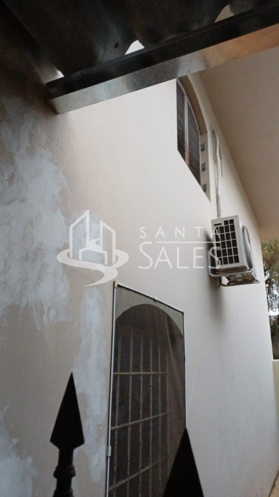 Casa para alugar com 4 quartos, 360m² - Foto 2