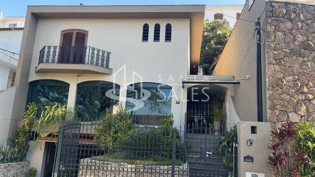 Sobrado, 3 quartos, 378 m² - Foto 1