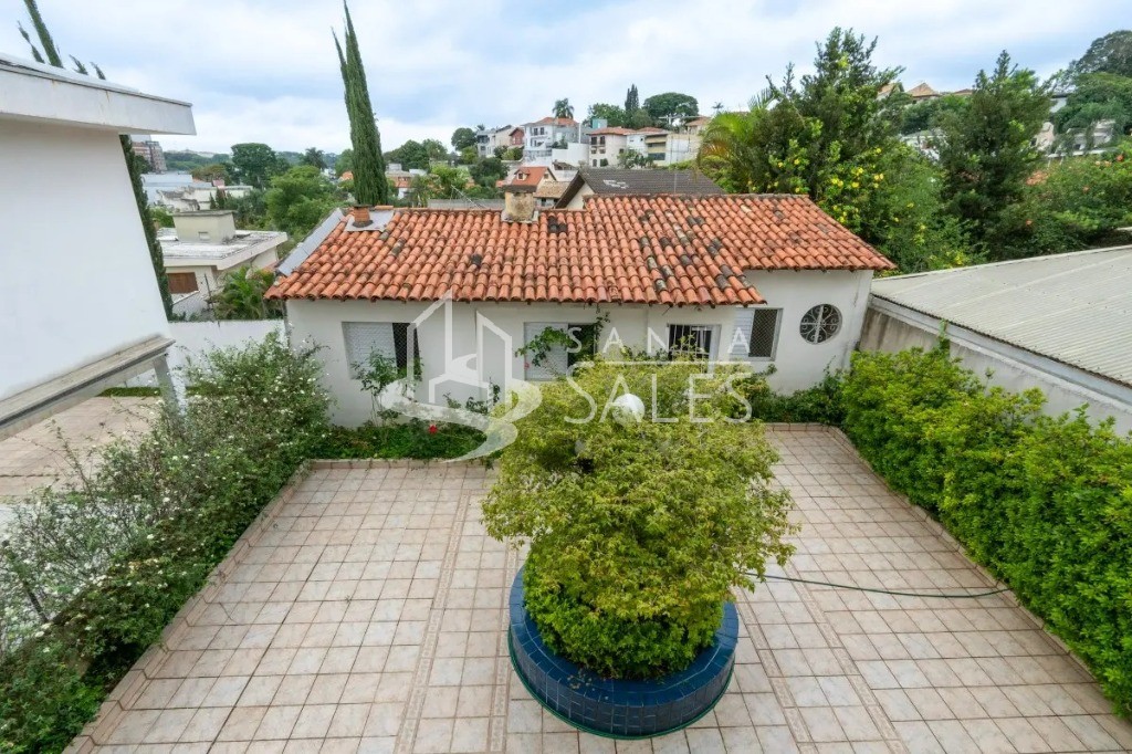 Sobrado, 3 quartos, 303 m² - Foto 1