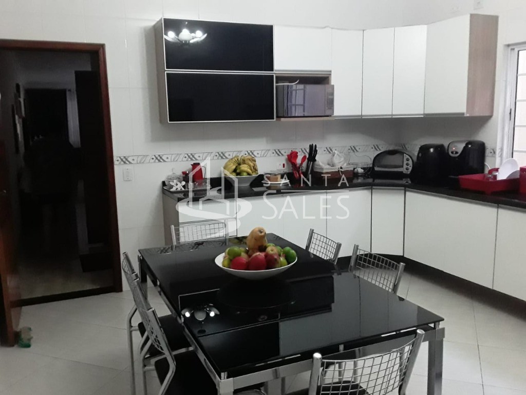 Casa, 4 quartos, 240 m² - Foto 33