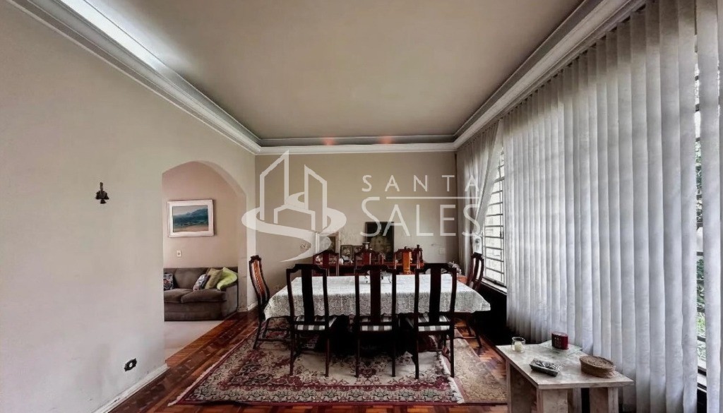 Casa, 4 quartos, 240 m² - Foto 1