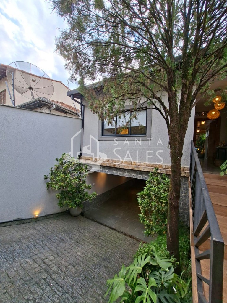 Sobrado, 4 quartos, 360 m² - Foto 1