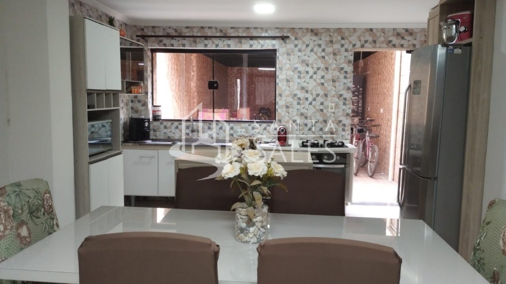 Sobrado, 2 quartos, 250 m² - Foto 1