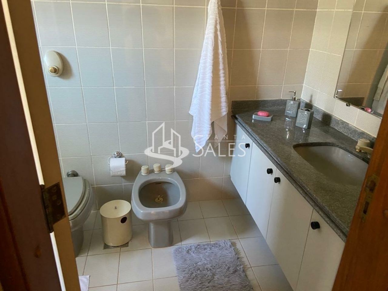 Casa à venda com 4 quartos, 450m² - Foto 2