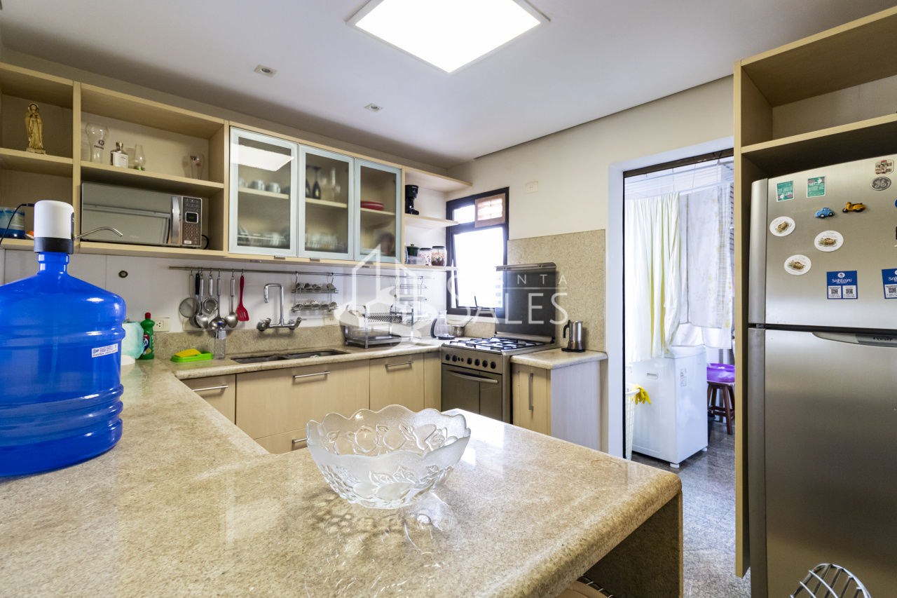 Apartamento para alugar com 4 quartos, 227m² - Foto 16