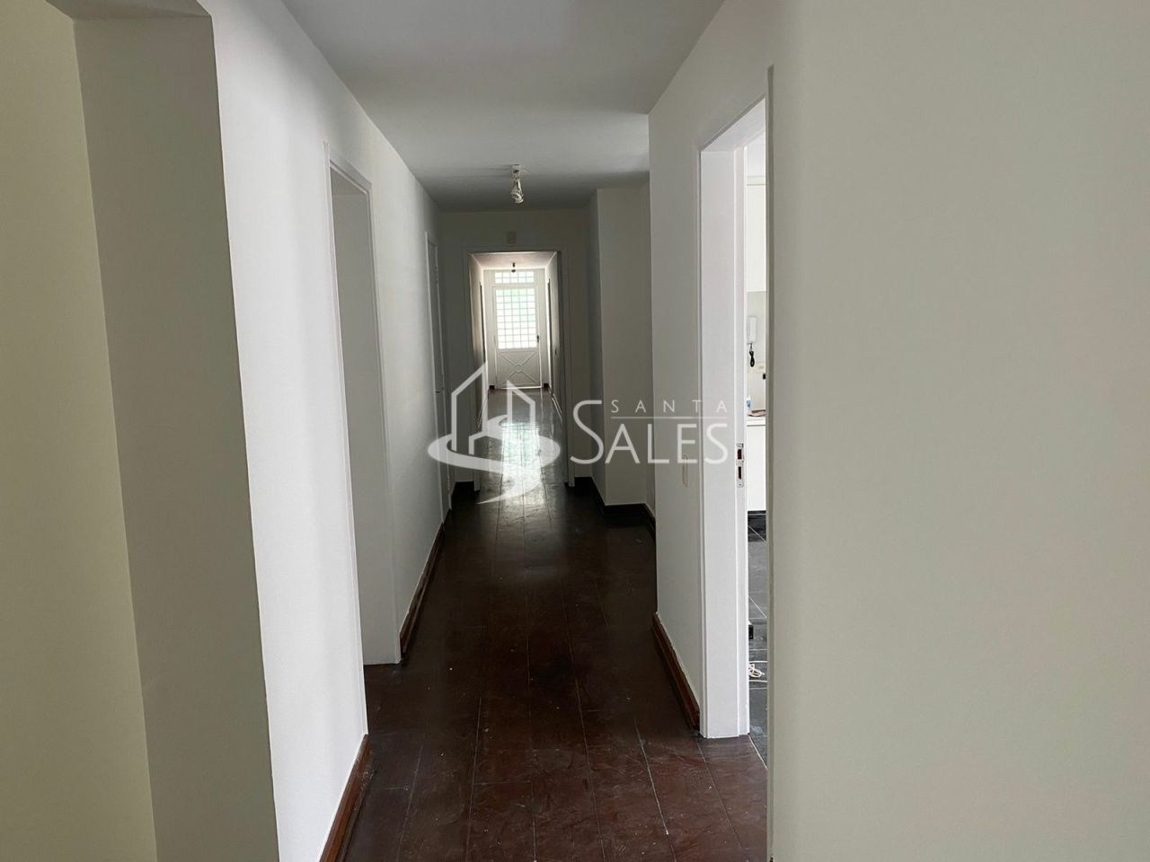 Casa para alugar com 4 quartos, 450m² - Foto 5