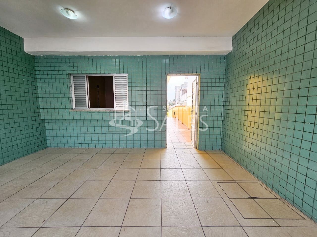 Casa à venda com 4 quartos, 200m² - Foto 2
