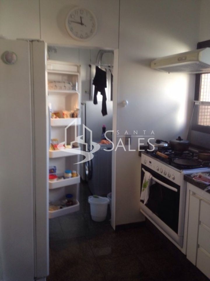 Apartamento para alugar com 4 quartos, 235m² - Foto 4
