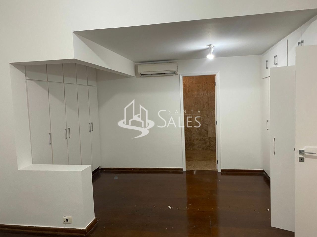 Casa para alugar com 4 quartos, 450m² - Foto 4