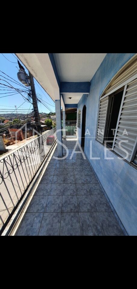 Casa à venda com 3 quartos, 250m² - Foto 2