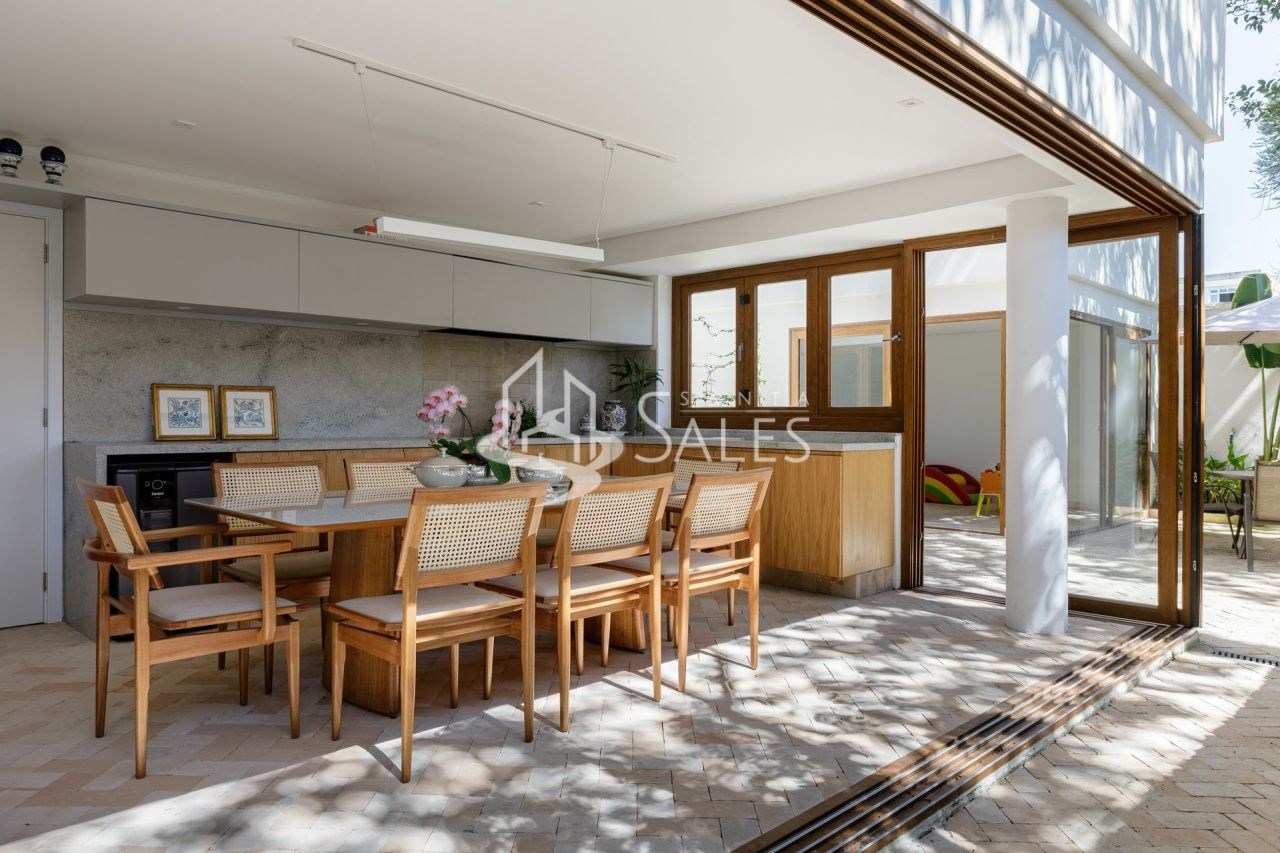 Sobrado, 3 quartos, 427 m² - Foto 1