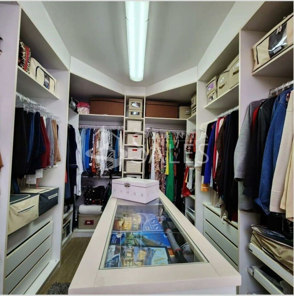 Casa, 4 quartos, 705 m² - Foto 1