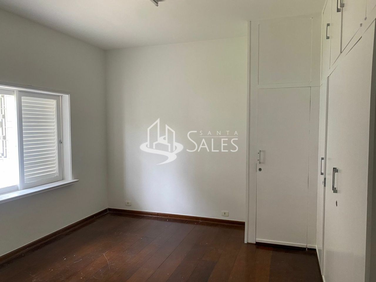 Casa para alugar com 4 quartos, 450m² - Foto 8