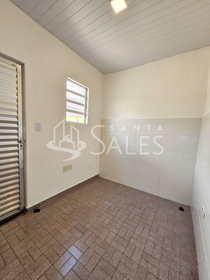 Casa à venda com 4 quartos, 200m² - Foto 42