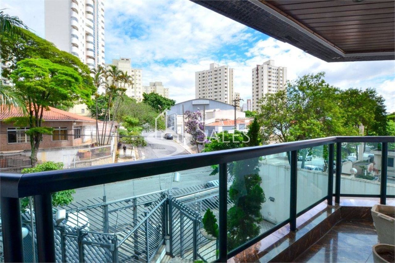 Apartamento à venda com 4 quartos, 220m² - Foto 1