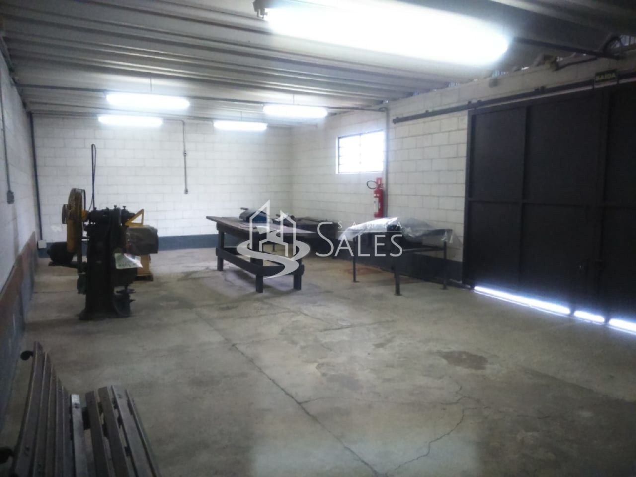 Depósito-Galpão-Armazém para alugar, 250m² - Foto 1