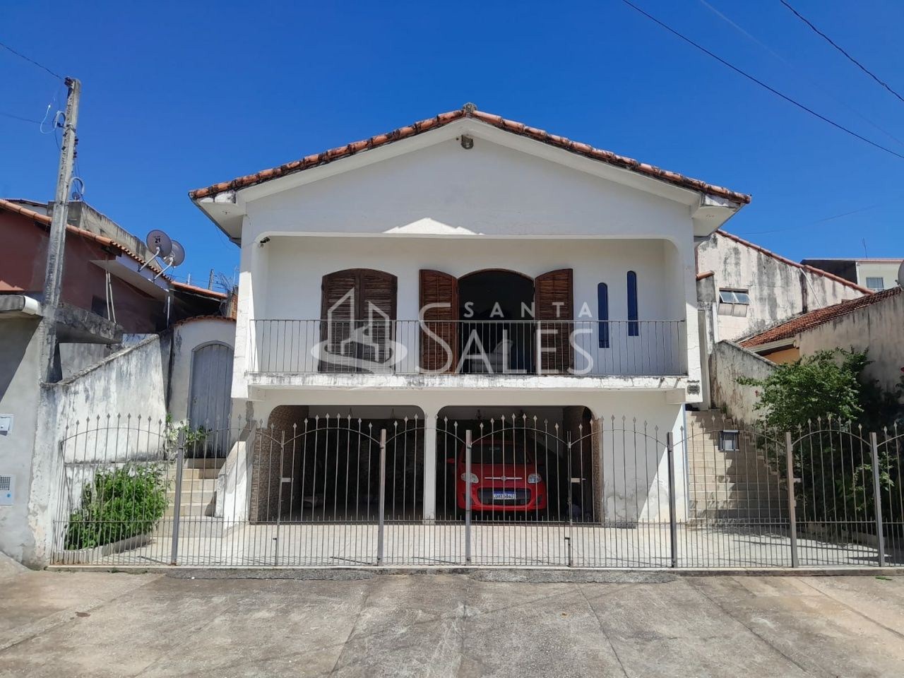 Casa à venda com 3 quartos, 209m² - Foto 1
