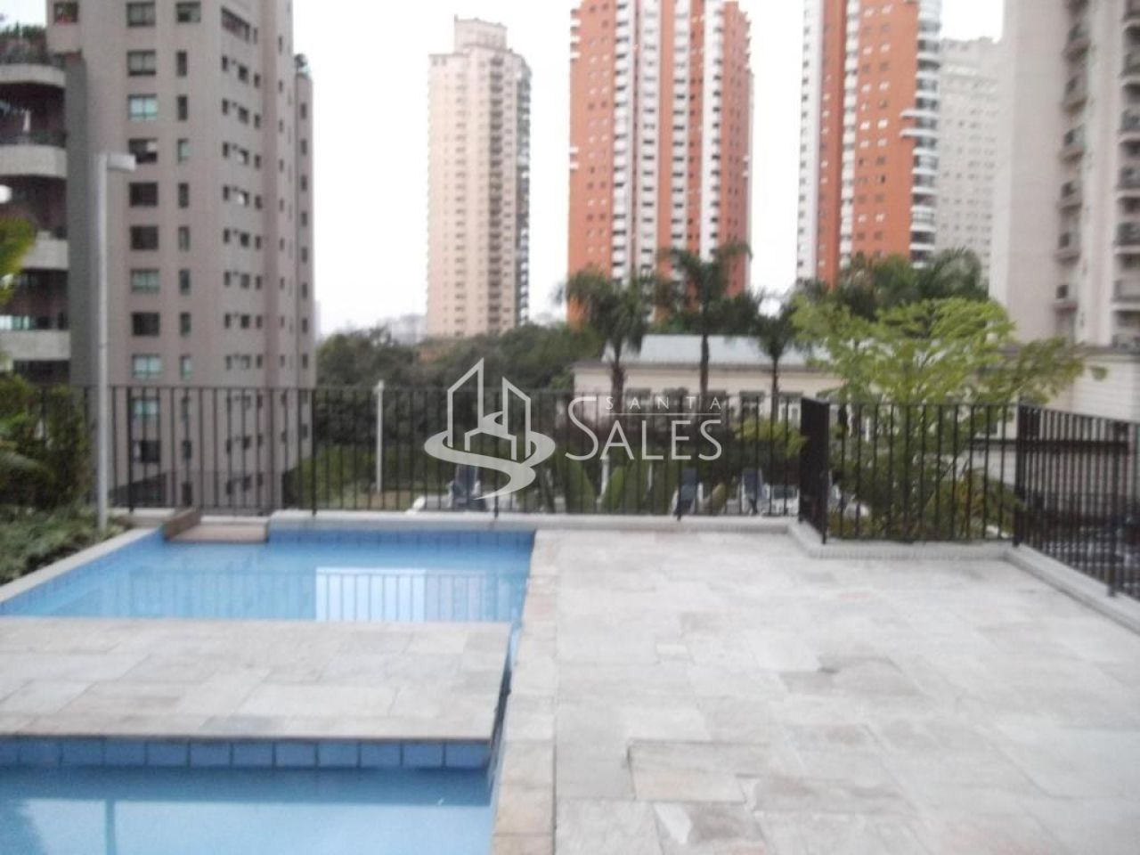Apartamento à venda com 4 quartos, 217m² - Foto 2