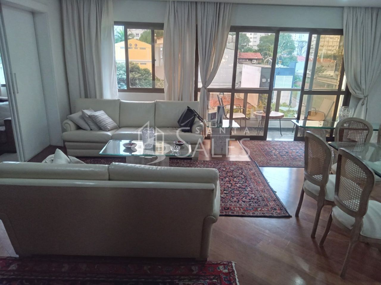Apartamento à venda com 4 quartos, 145m² - Foto 1