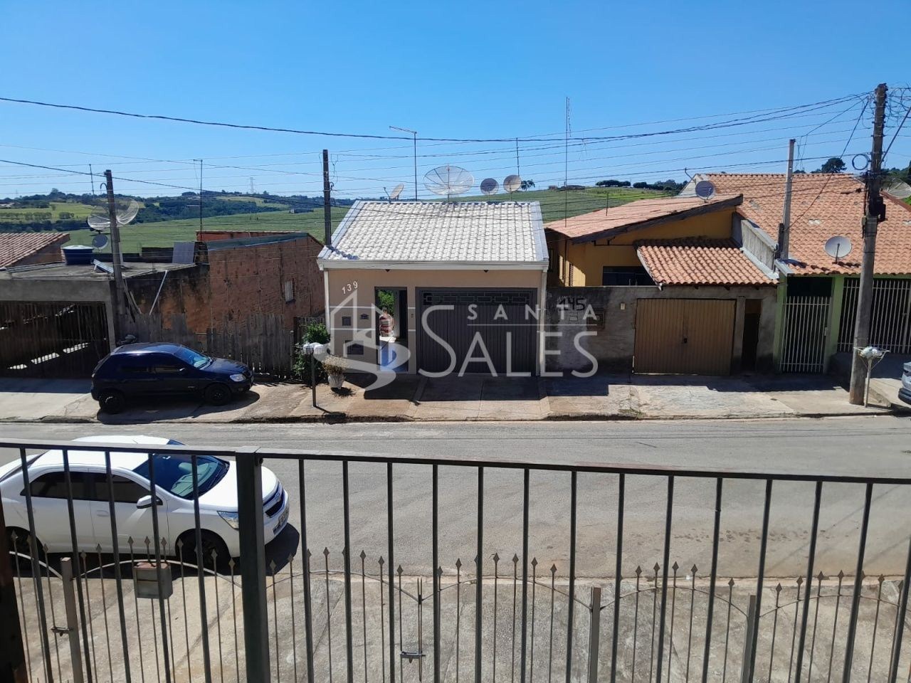 Casa à venda com 3 quartos, 209m² - Foto 2