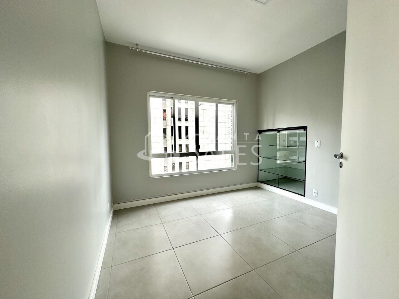 Apartamento para alugar com 3 quartos, 278m² - Foto 14