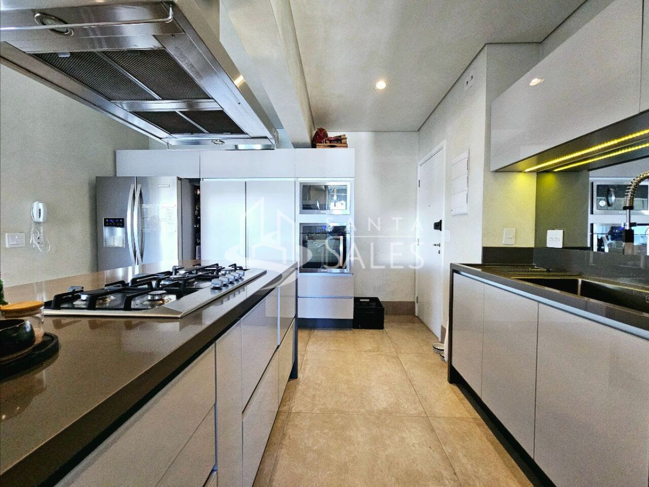 Cobertura à venda com 3 quartos, 230m² - Foto 10